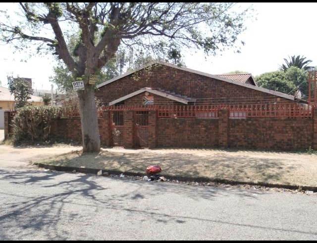 6 BEDROOM HOUSE FOR SALE IN TURFFONTEIN